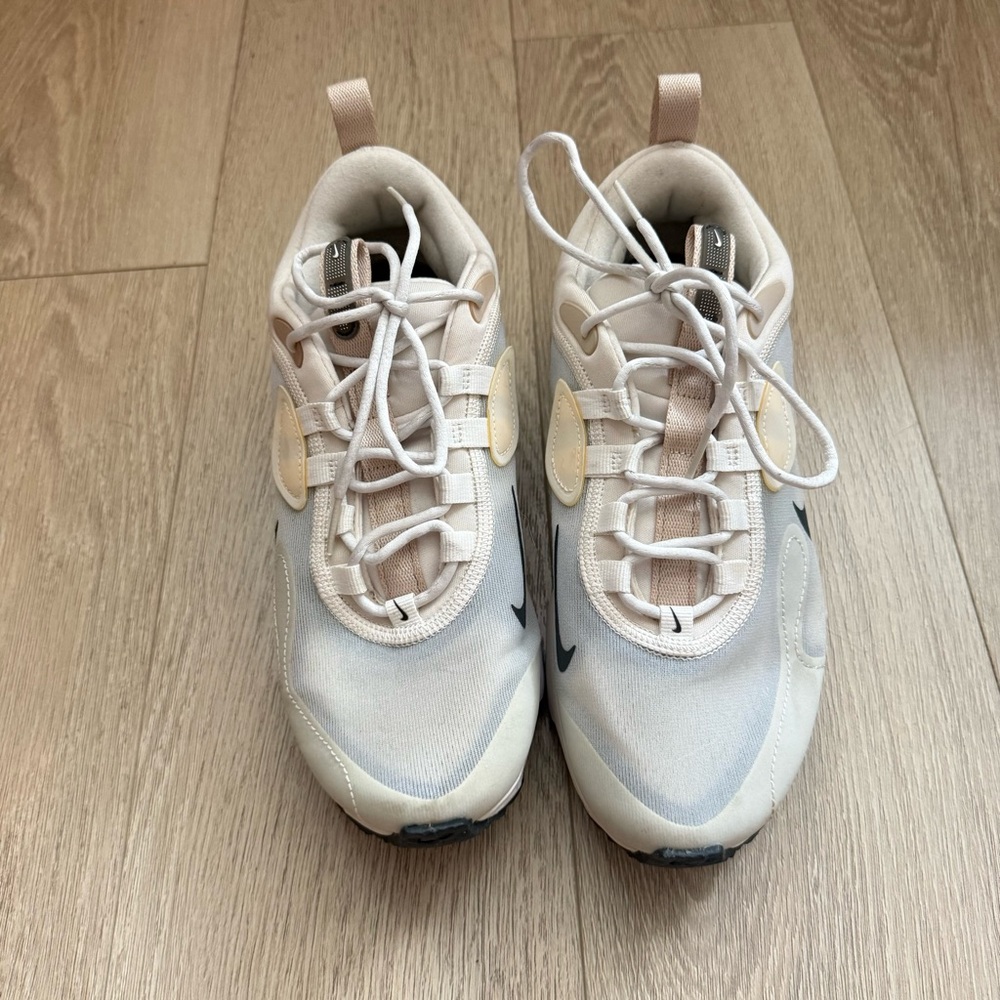 Nike Spark Women's Sneakers LIKE NEW - Picture 6 of 9